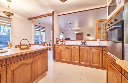 Brezins Casa | Vacation Home "Chez Emile" with Mountain View, Private Terrace & Wi-Fi
