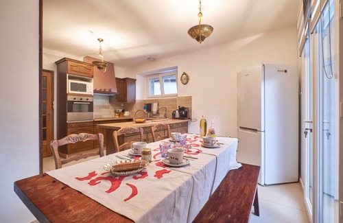 Brezins Casa | Vacation Home "Chez Emile" with Mountain View, Private Terrace & Wi-Fi
