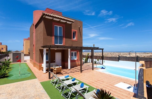 Corralejo Villa | Casa de vacaciones "Emma - Mirador de las Dunas" con vistas al mar, piscina y Wi-Fi
