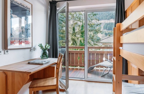 Bad Gastein Casa | Vacation home Florianiweg is well suited for a family vacation.