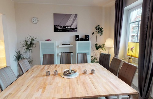 Laboe Casa | Casa de vacaciones de 4 estrellas tipo N con vista al mar Báltico, sauna y Hottube