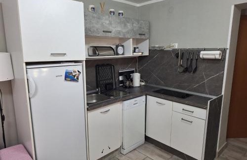 Novi Vinodolski Apartamento | Vacation Home Grill & Chill with 350m2 garden with BBQ
