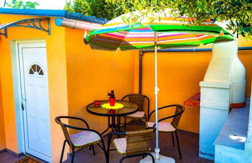 Novi Vinodolski Apartamento | Vacation Home Grill & Chill with 350m2 garden with BBQ