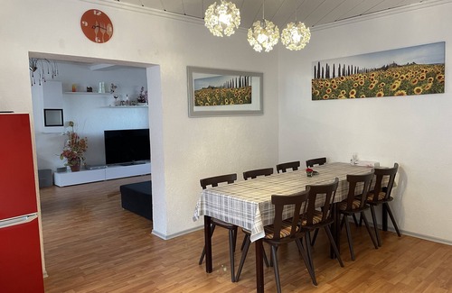 Boppard Casa | Casa de vacaciones "Haus der Rosen" en Boppard, Medio Rin para 14 personas