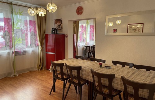 Boppard Casa | Casa de vacaciones "Haus der Rosen" en Boppard, Medio Rin para 14 personas