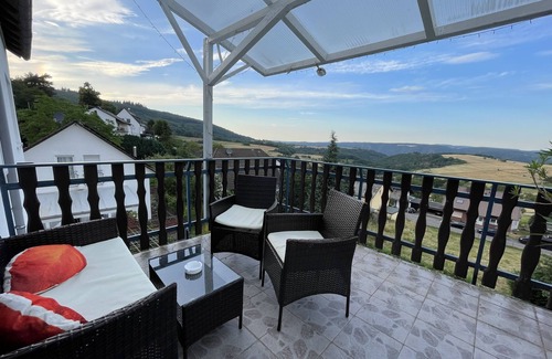 Boppard Casa | Casa de vacaciones "Haus der Rosen" en Boppard, Medio Rin para 14 personas
