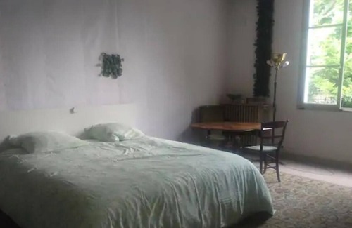 Voreppe Casa | Vacation Home "Immense Ancien Relais 19ème" with Private Garden & Wi-Fi