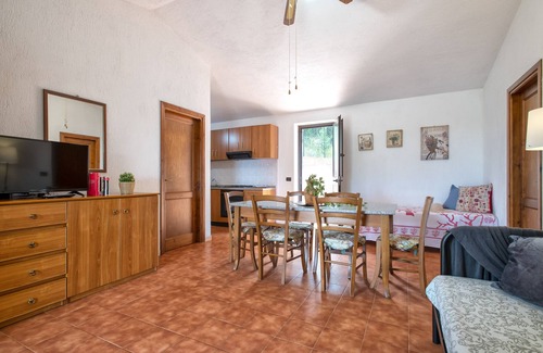 Trinita d'Agultu e Vignola Casa | Casa "La casa vista isola" con vista al mar, terraza y jardín
