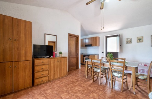 Trinita d'Agultu e Vignola Casa | Casa "La casa vista isola" con vista al mar, terraza y jardín