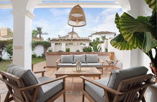 Torremolinos Villa | Casa de vacaciones "La Casita Del Mar" con bañera de hidromasaje privada, terrazas privadas y Wi-Fi