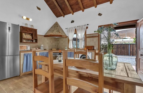 Betancuria Casa | Casa de vacaciones 'La Casilleta' con vistas a la montaña, Wi-Fi y aire acondicionado