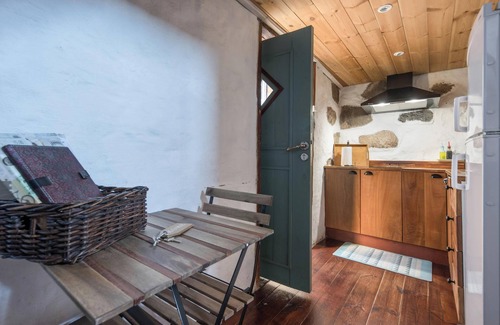 Armenime Casa | Casa de vacaciones "La Casita" con vistas al mar y a la montaña, jardín compartido y WiFi