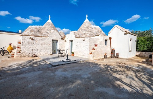 Martina Franca Casa | Casa de vacaciones "La Valle dei Trulli" con jardín privado, bañera de hidromasaje y Wi-Fi