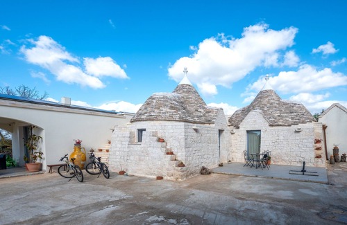 Martina Franca Casa | Casa de vacaciones "La Valle dei Trulli" con jardín privado, bañera de hidromasaje y Wi-Fi