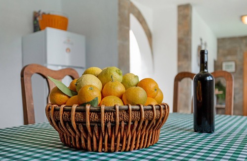 Artenara Casa | Casa de vacaciones 'La Umbría' con vistas a la montaña, terraza privada y Wi-Fi