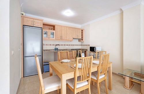 Playa San Juan Apartamento | Casa de vacaciones "Las Brisas Playa San Juan" con vistas al mar, terraza compartida y Wi-Fi