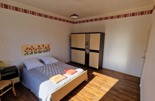 Le Grand-Bourg Casa | Vacation Home "Le Grand Bourg" with Private Garden & Wi-Fi