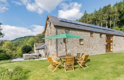 Llanwrtyd Wells Casa | Casa de vacaciones Llety y Coed en Llandovery - 10 personas, 5 dormitorios