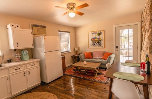 Sabinal Casa | Vacation Home Located on the Frio River