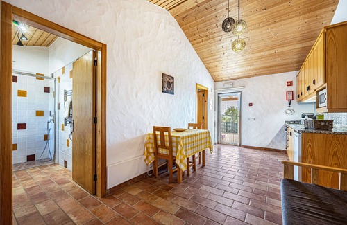 Camarate Casa | Casa de vacaciones Monte do Tanoeiro - Casa Nova con Wi-Fi y jardín