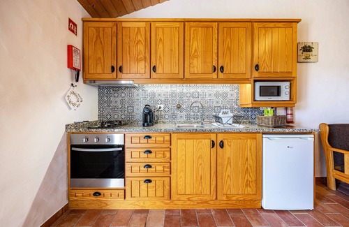 Camarate Casa | Casa de vacaciones Monte do Tanoeiro - Casa Nova con Wi-Fi y jardín