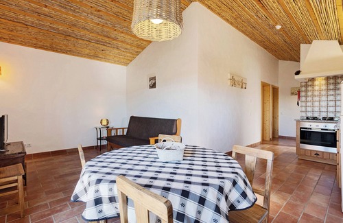 Camarate Casa | Casa de vacaciones Monte do Tanoeiro - Casa Adega con Wi-Fi y jardín