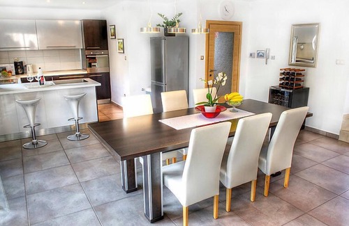 Pobri Casa | Casa de vacaciones Nicole by Interhome