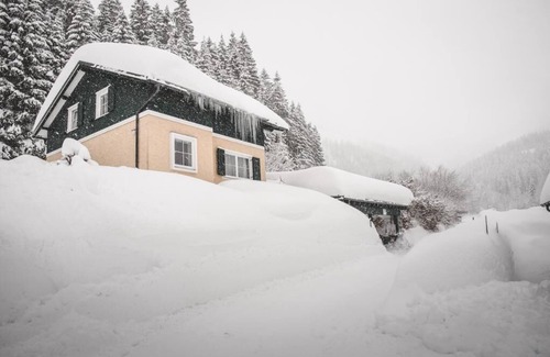 Lackenhof Apartamento | Casa de vacaciones no muy lejos del Großer Ötscher con un balcón y una vista fantástica