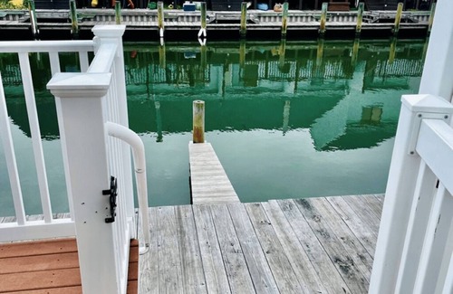 North Ocean City Casa | Vacation home on the water- 2 level Townhouse/Condo with outdoor pool. 2.5 bath.