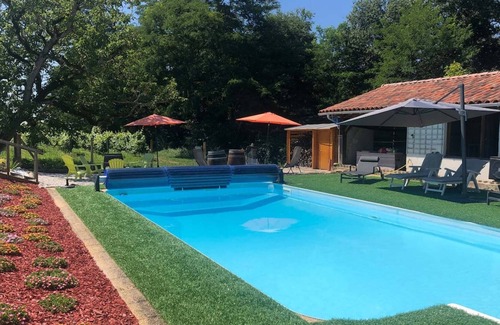 Vielle-Tursan Casa | Casa de vacaciones "Propriete Lacastelle 6 Personnes" con piscina, terrazas y Wi-Fi