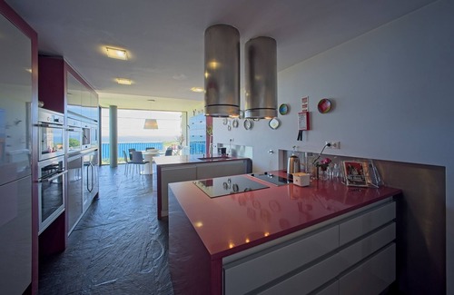 Carreco Casa | Vacation home with indoor pool and sea view!