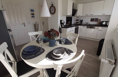 Ofenerdiek Casa | Vacation home Rhapsody-Oldenburg in a quiet suburban location