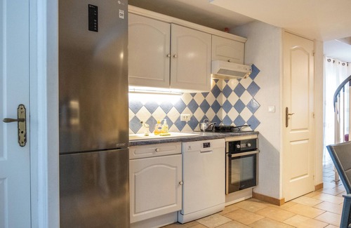 Giens Casa | Vacation home right on the water, ideal for families and water sports enthusiasts.