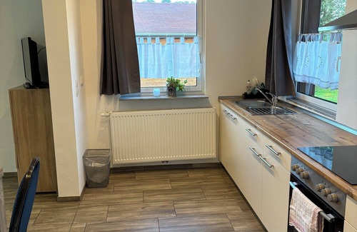 Lahnstein Casa | Vacation home "Taunusblick" - bedroom, living room, kitchen, bathroom - near Koblenz