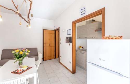 Rivabella Casa | Vacation Home Trentapassi Rivabella sleeps 4-6 30m from the beach