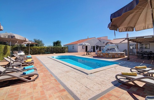 Olhao Casa | "Villa Oliva AL - T4" con vistas a la montaña, piscina, terraza, Wi-Fi y aire acondicionado