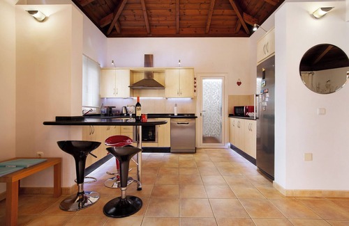 Corralejo Villa | Casa de vacaciones 'Villa Contenta' con piscina y Wi-Fi