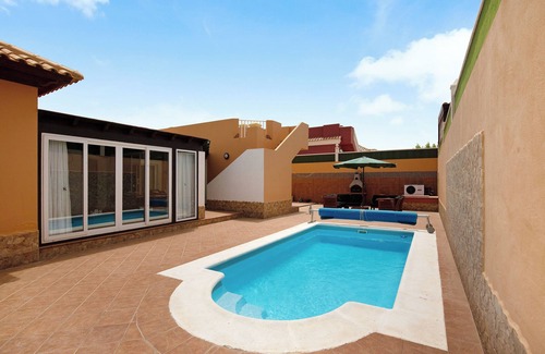 Corralejo Villa | Casa de vacaciones 'Villa Contenta' con piscina y Wi-Fi