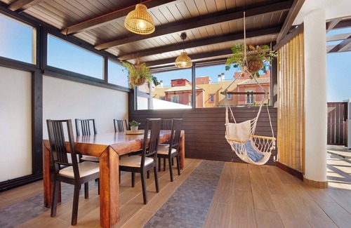 Corralejo Villa | Casa de vacaciones 'Villa Valeria' con piscina compartida, terraza y Wi-Fi