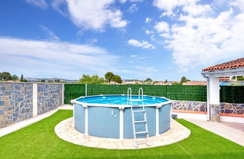 Macastre Casa | Casa de vacaciones "Violeta Grande" con vistas a la montaña, piscina privada y Wi-Fi
