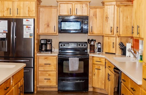 Kanab Casa | Vacation Home in Kanab UT with red rock views! Centrally located to Zion and Bry
