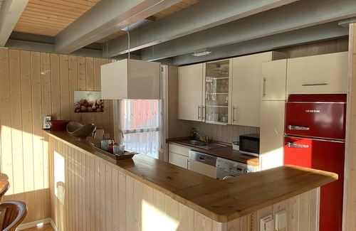Wendisch Rietz Casa | Casa de vacaciones directamente en el lago con terraza de agua - con sauna y chimenea