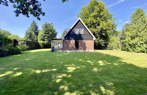 Wapse Casa | Villa con 1000 m de jardín, rodeado de bosques y la naturaleza