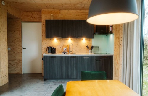 Ouddorp Chalet De Esquí | Vacation home with all amenities on your doorstep