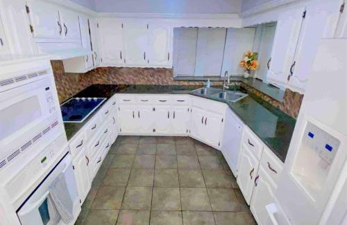 Buckner Terrace - Everglade Park Casa | Vacation Home with Private Pool
