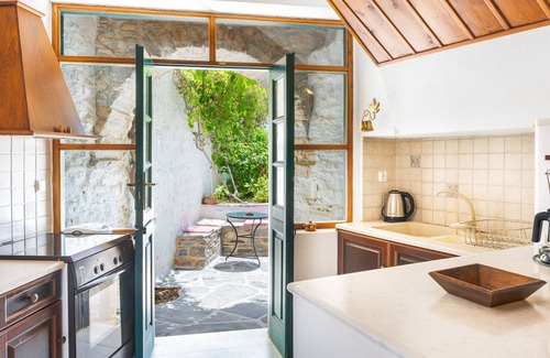 Filoti Casa | Casa de vacaciones "Zeus House" con vistas a la montaña, 2 terrazas privadas y Wi-Fi