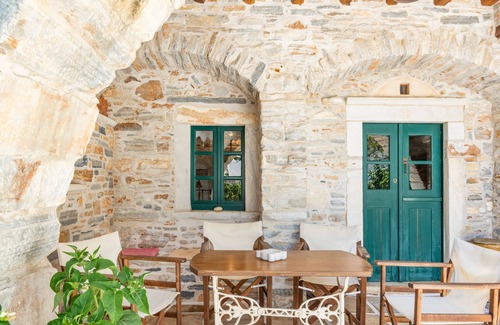 Filoti Casa | Casa de vacaciones "Zeus House" con vistas a la montaña, 2 terrazas privadas y Wi-Fi