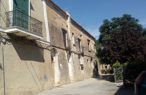 Ferrandina Apartamento | Vacation House in Historic Residence in Ferrandina 5 minutes from the center of town.