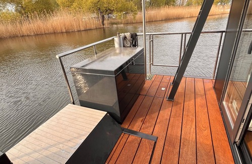 Havelsee Casa | Vacation in a floating vacation home in the middle of nature,