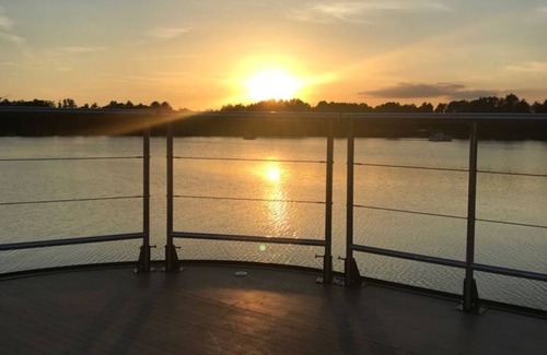 Havelsee Casa | Vacation in a floating vacation home in the middle of nature,
